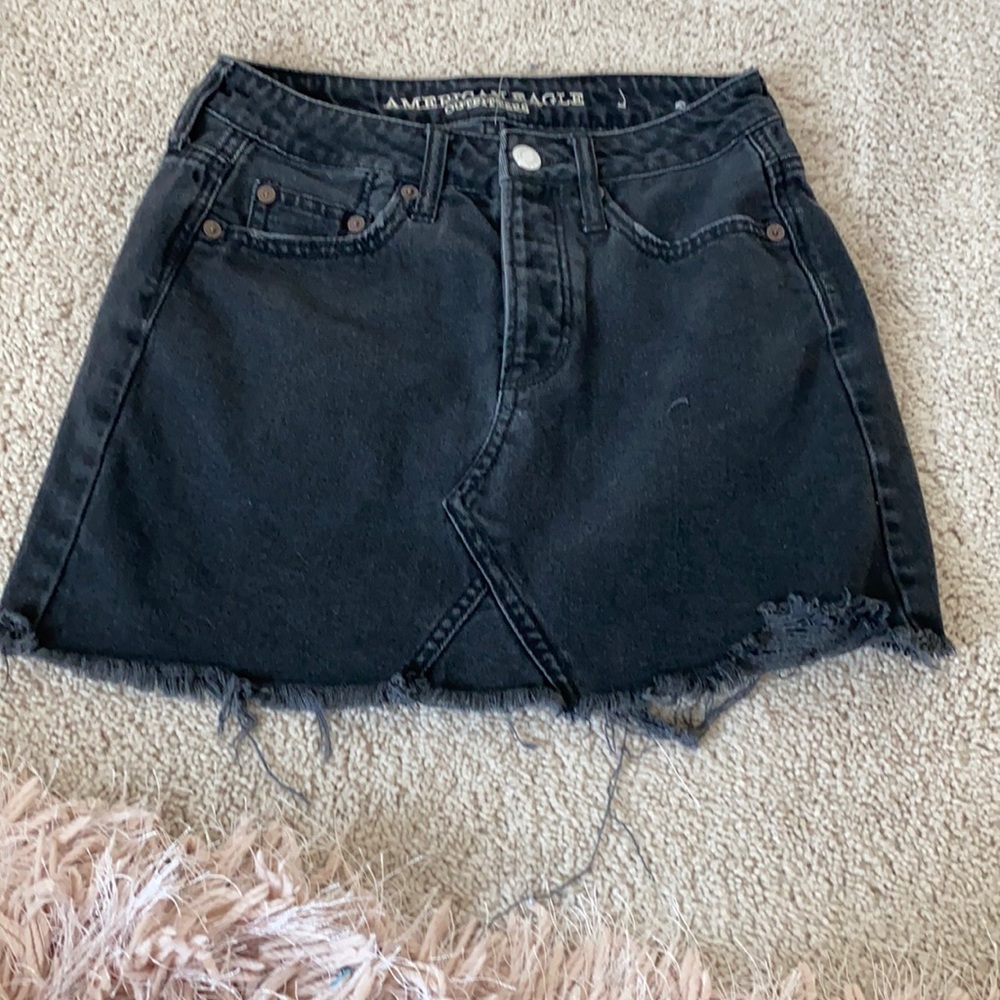 american eagle black skirt